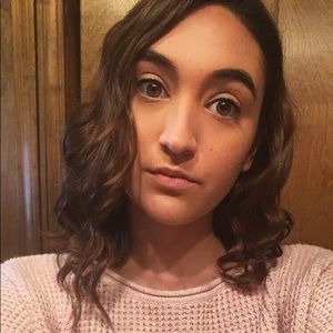 Meet your Posher, Alexis